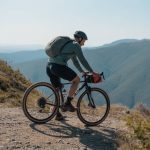 Comment choisir son premier vélo gravel pour débuter l’aventure sur tous les terrains